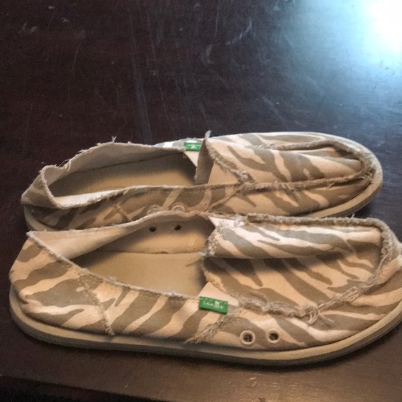 sanuk zebra print shoes